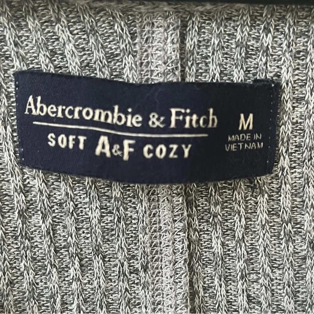 Abercrombie and Fitch sweater - Picture 2 of 3